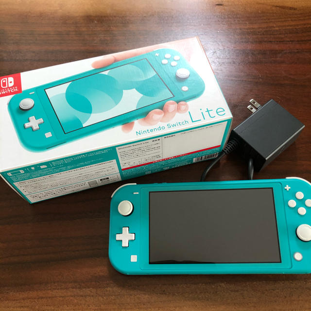Nintendo Switch(ニンテンドースイッチ)のSwitch Lite スイッチライト　ターコイズ エンタメ/ホビーのゲームソフト/ゲーム機本体(家庭用ゲーム機本体)の商品写真
