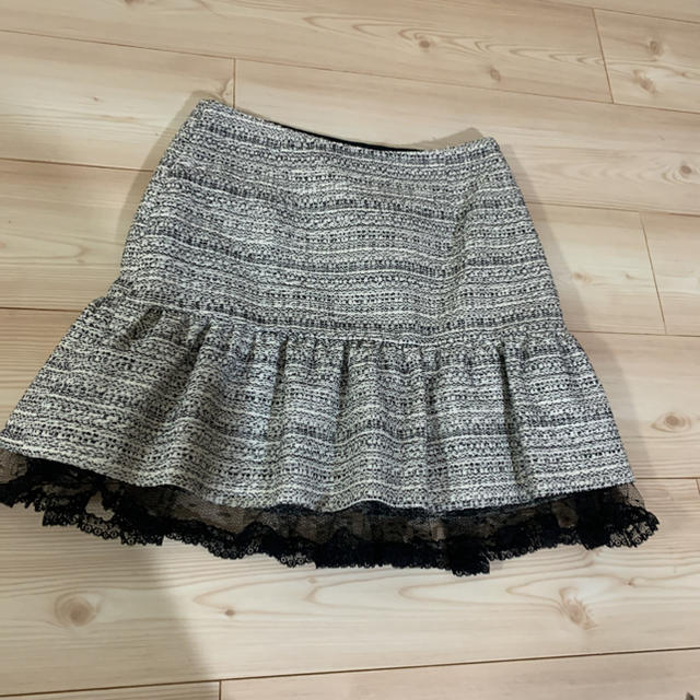 RED VALENTINO(レッドヴァレンティノ)のred valentino  スーツ　フリル　ツイード　美品 レディースのフォーマル/ドレス(スーツ)の商品写真