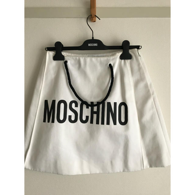 MOSCHINO(モスキーノ)のMOSCHINO スカート ほぼ未使用 レディースのスカート(ひざ丈スカート)の商品写真