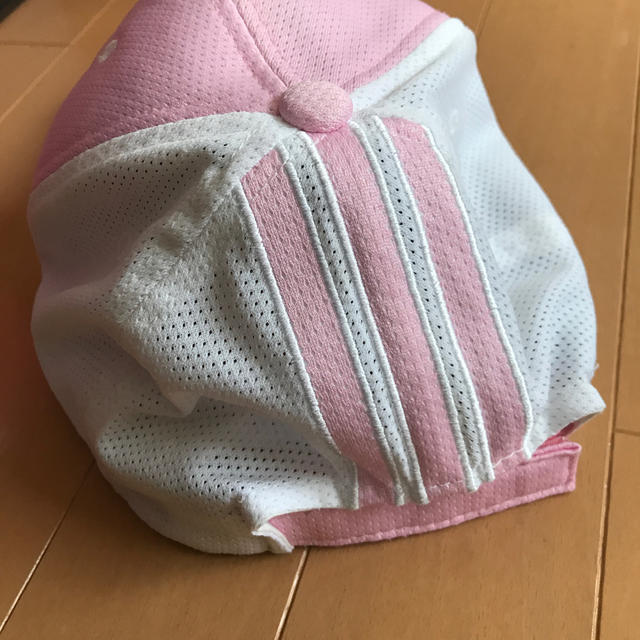 adidas(アディダス)のadidas  キャップ　女児　ピンク キッズ/ベビー/マタニティのこども用ファッション小物(帽子)の商品写真