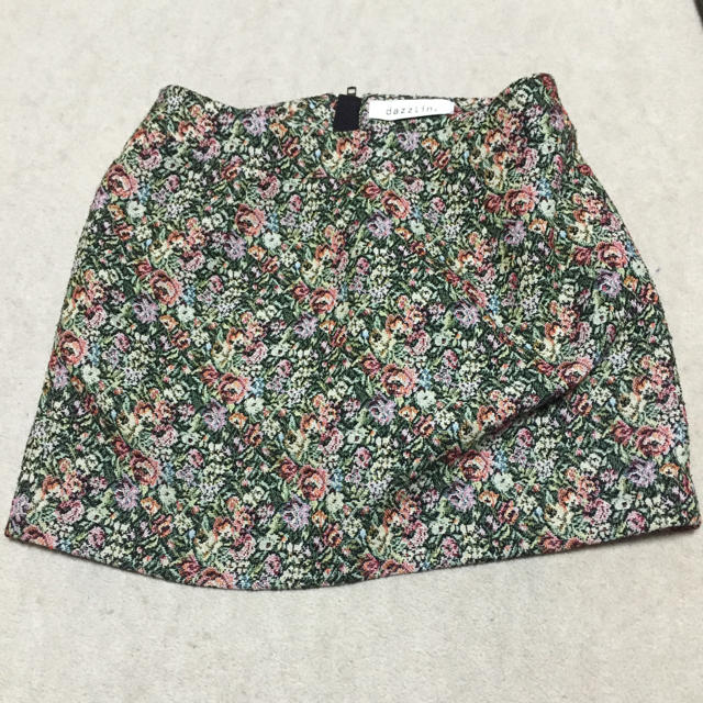 dazzlin(ダズリン)の花柄ミニスカート レディースのスカート(ミニスカート)の商品写真