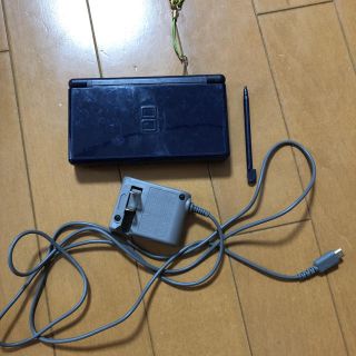 ニンテンドーDS(ニンテンドーDS)のDSライト　タッチペン　充電器セット(家庭用ゲーム機本体)