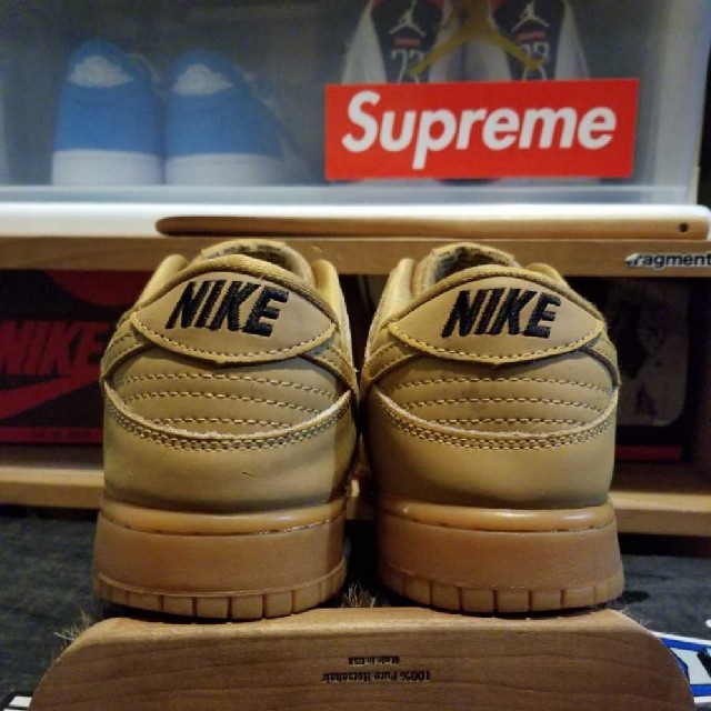 NIKE(ナイキ)の美品　NIKE DUNK LOW PREMIUM "FLAX"　ナイキ　ダンク メンズの靴/シューズ(スニーカー)の商品写真