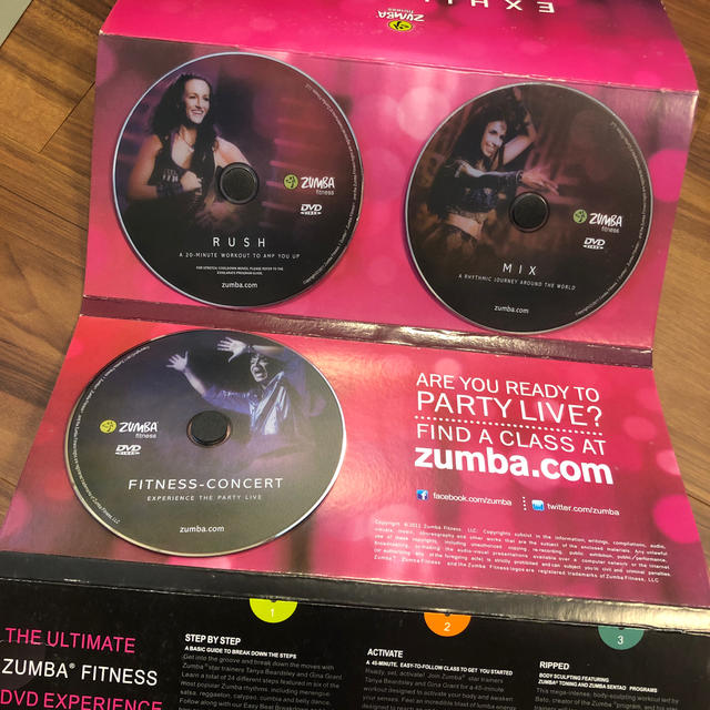 Zumba(ズンバ)のZUMBA fitness スポーツ/アウトドアのトレーニング/エクササイズ(トレーニング用品)の商品写真