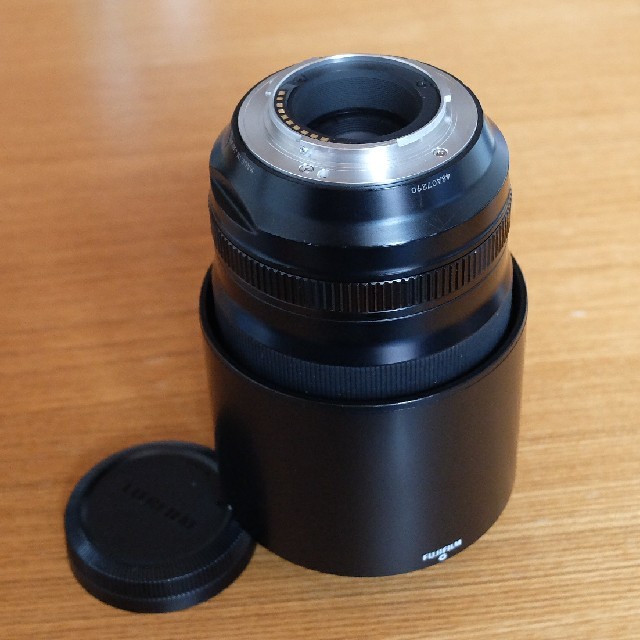 富士フイルム(フジフイルム)のFUJIFILM XF55-200 F3.5-4.8 フィルター付 中古実用向け スマホ/家電/カメラのカメラ(レンズ(ズーム))の商品写真