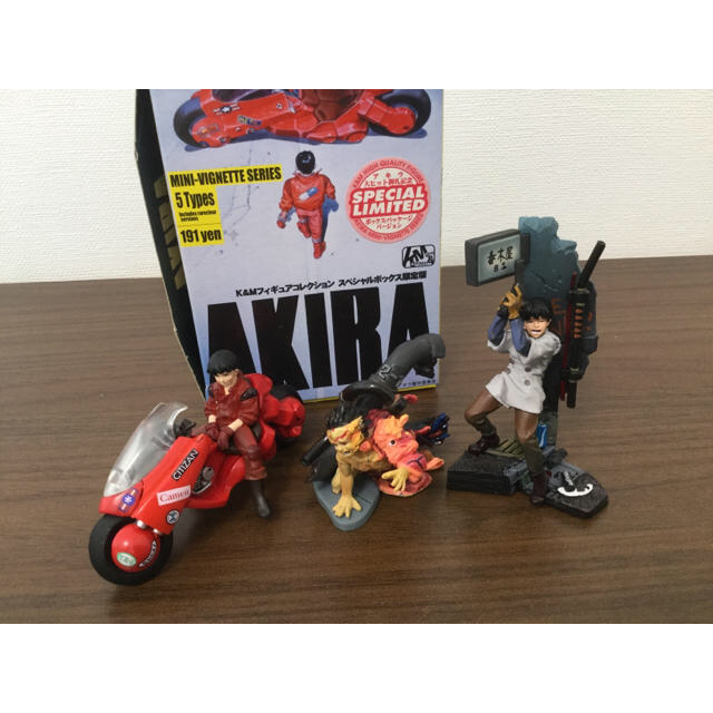 海洋堂(カイヨウドウ)の(respect様専用) アキラ　AKIRA フィギュア　3体セット エンタメ/ホビーのフィギュア(アニメ/ゲーム)の商品写真