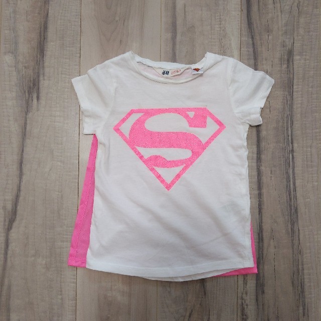 H&M(エイチアンドエム)のsuper girl Tシャツ　マント付 キッズ/ベビー/マタニティのキッズ服女の子用(90cm~)(Tシャツ/カットソー)の商品写真