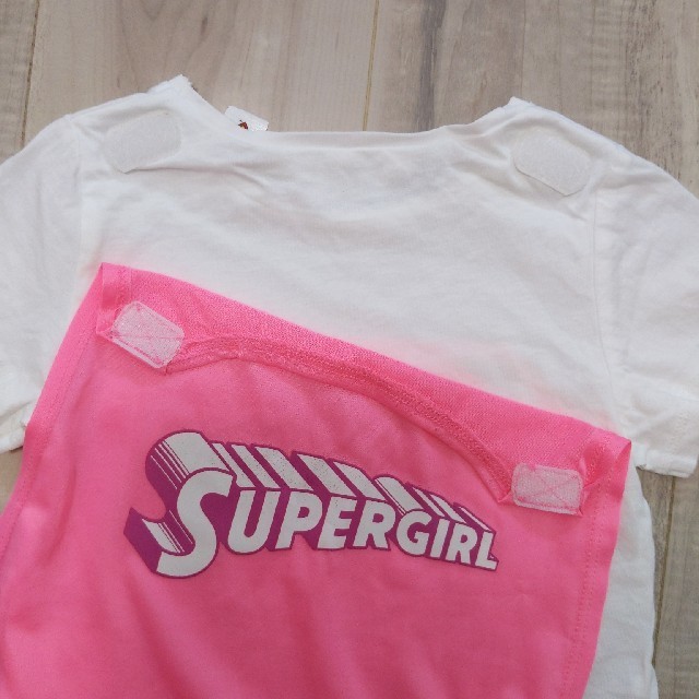 H&M(エイチアンドエム)のsuper girl Tシャツ　マント付 キッズ/ベビー/マタニティのキッズ服女の子用(90cm~)(Tシャツ/カットソー)の商品写真