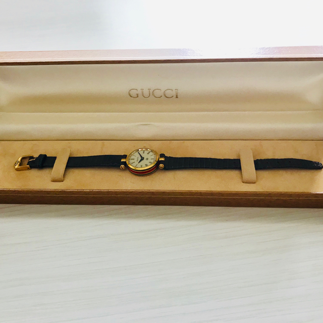 Gucci(グッチ)のGUCCI  腕時計【めいこ様専用】 レディースのファッション小物(腕時計)の商品写真