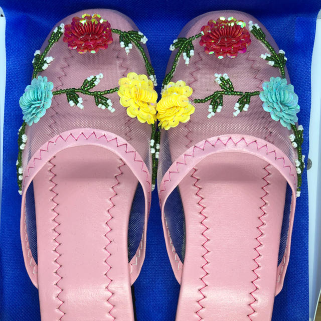 最終値下　ベトナムビーズサンダル　ピンク39 レディースの靴/シューズ(サンダル)の商品写真