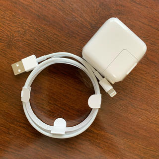 アイパッド(iPad)のiPad 充電器(バッテリー/充電器)
