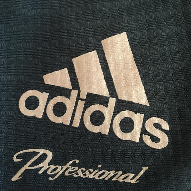 adidas(アディダス)のadidas アディダス　Tシャツ　Mサイズ　メンズ　ネイビー　美品 メンズのトップス(Tシャツ/カットソー(半袖/袖なし))の商品写真