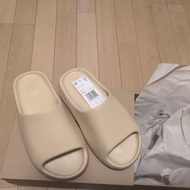 yeezysupply限定カラー  yeezy slide デザート