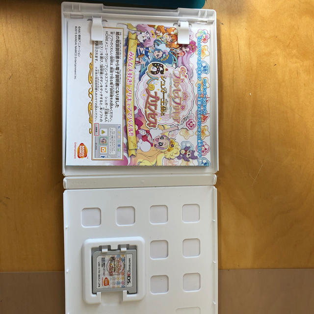 BANDAI(バンダイ)のGo！ プリンセスプリキュア シュガー王国と6人のプリンセス！ 3DS エンタメ/ホビーのゲームソフト/ゲーム機本体(携帯用ゲームソフト)の商品写真