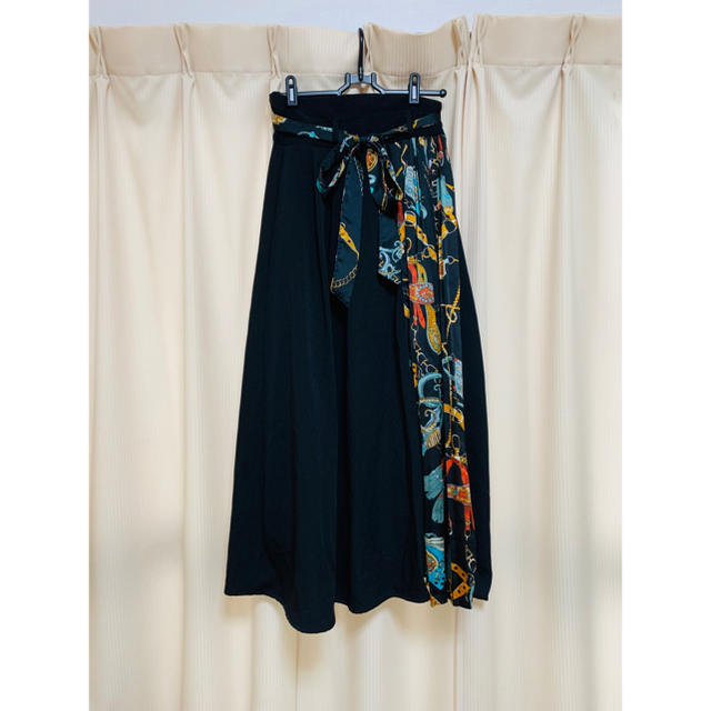 切替スカート　チェーン柄　スカーフ柄 レディースのスカート(ロングスカート)の商品写真