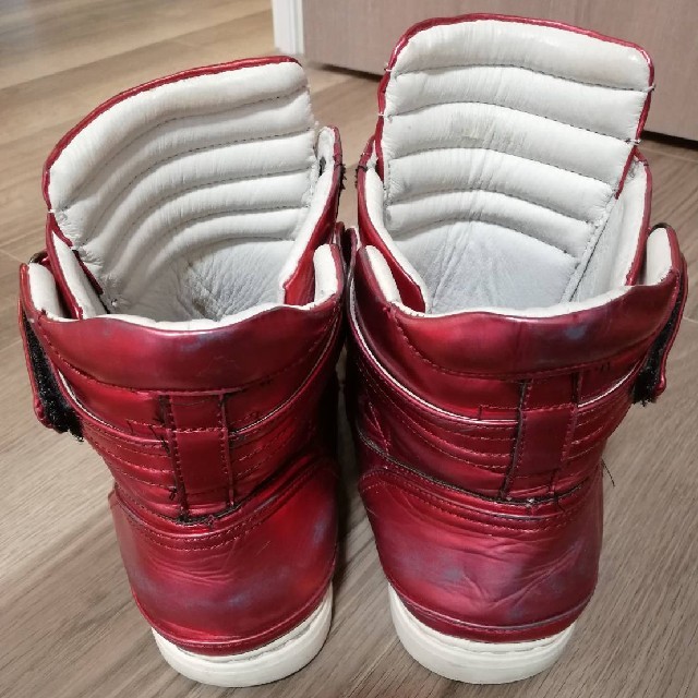 alfredoBANNISTER(アルフレッドバニスター)のalfredoBANNISTER/ハイカットスニーカー（赤：エナメル素材） メンズの靴/シューズ(スニーカー)の商品写真