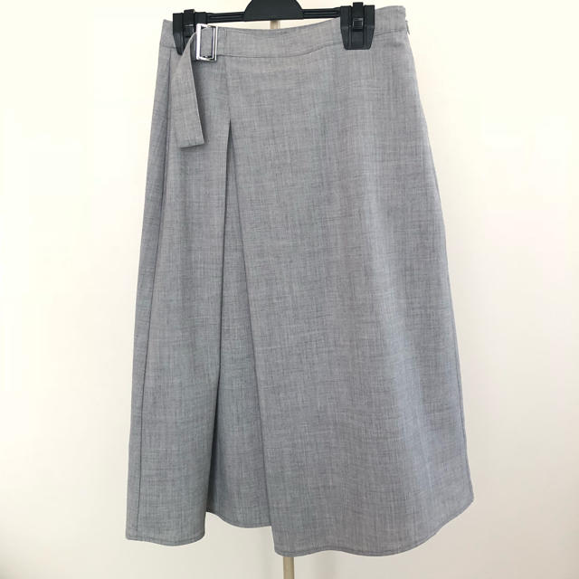 GU(ジーユー)のGU フレアスカート ミディアムスカート レディースのスカート(ひざ丈スカート)の商品写真