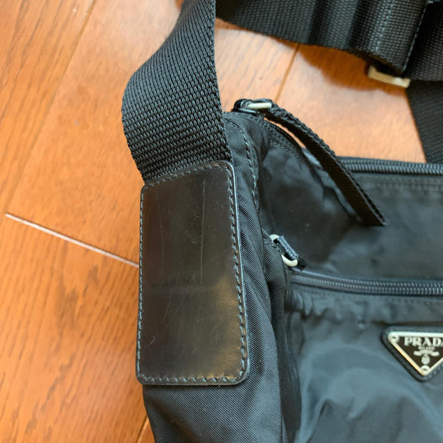 PRADA(プラダ)のプラダ　ショルダーバック　黒 レディースのバッグ(ショルダーバッグ)の商品写真