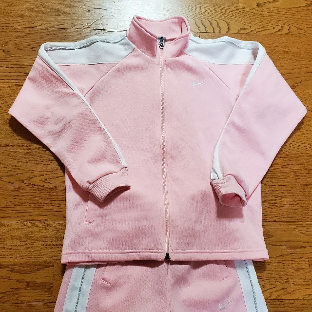 NIKE(ナイキ)のうーまま様専用:NIKE130ジャージ上下セット キッズ/ベビー/マタニティのキッズ服女の子用(90cm~)(その他)の商品写真