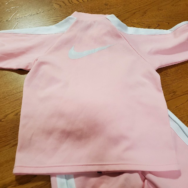 NIKE(ナイキ)のうーまま様専用:NIKE130ジャージ上下セット キッズ/ベビー/マタニティのキッズ服女の子用(90cm~)(その他)の商品写真