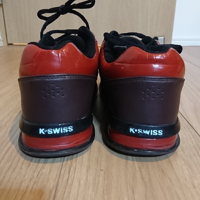 K-SWISS(ケースイス)のK-SWISS エナメル調レザースニーカー メンズの靴/シューズ(スニーカー)の商品写真