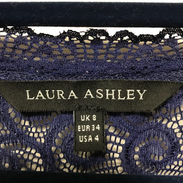 LAURA ASHLEY(ローラアシュレイ)のローラアシュレイ　レース切り替えトップス レディースのトップス(シャツ/ブラウス(半袖/袖なし))の商品写真