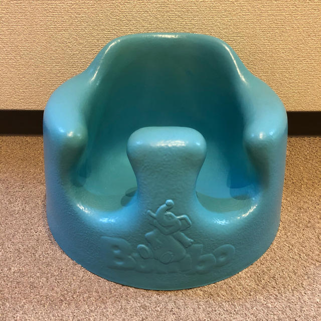 Bumbo(バンボ)のバンボ bumbo ブルー キッズ/ベビー/マタニティのキッズ/ベビー/マタニティ その他(その他)の商品写真