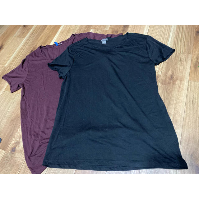 H&H(エイチアンドエイチ)のh&m UネックTシャツ　二枚セット　Mサイズ メンズのトップス(Tシャツ/カットソー(半袖/袖なし))の商品写真