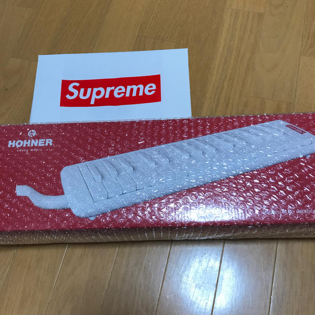 Supreme(シュプリーム)の26 Supreme®/Hohner® Melodica 楽器の楽器 その他(ハーモニカ/ブルースハープ)の商品写真