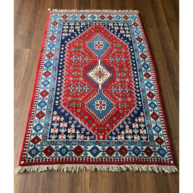 ヤラメ産 ペルシャ絨毯 トライバルラグ 175×114cmの通販 by My Aladdin’s Rug｜ラクマ