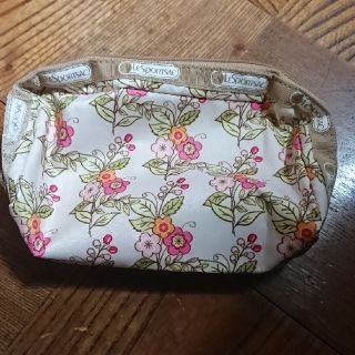 LeSportsac(花柄 ・ ポーチ)のフリマアイテム一覧 LeSportsac(花柄 ・ ポーチ)のフリマアイテム一覧