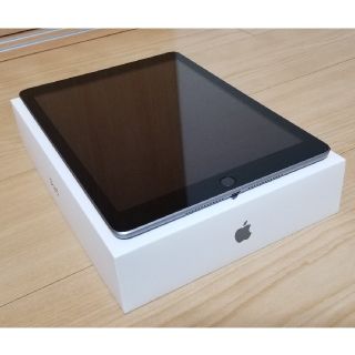 アイパッド(iPad)の【美品】iPad WiFi版 32GB (第6世代)スペースグレイ ★再出品★(タブレット)