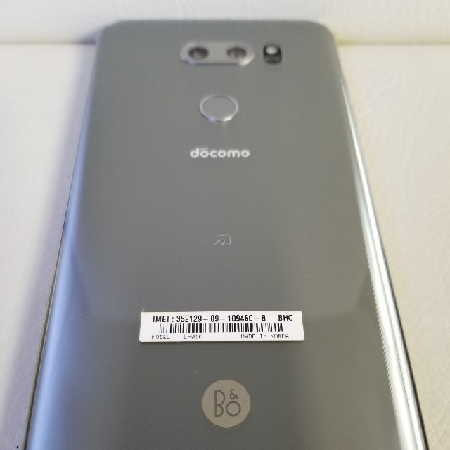 NTTdocomo(エヌティティドコモ)のほぼ未使用　LG-V30+  L-01K スマホ/家電/カメラのスマートフォン/携帯電話(スマートフォン本体)の商品写真