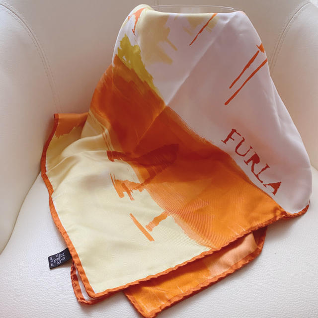 Furla(フルラ)のFURLA made in ITALY 大判 シルクスカーフ レディースのファッション小物(バンダナ/スカーフ)の商品写真