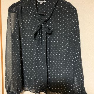 ユニクロ(UNIQLO)のドットリボンブラウス(シャツ/ブラウス(長袖/七分))