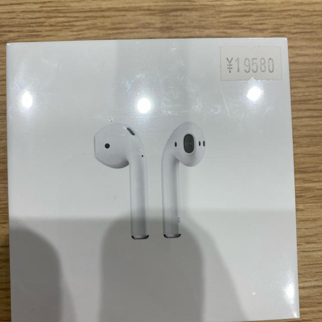 Apple(アップル)のAirPods 第2世代 スマホ/家電/カメラのオーディオ機器(ヘッドフォン/イヤフォン)の商品写真