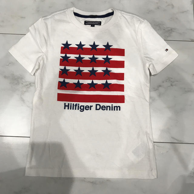 TOMMY HILFIGER(トミーヒルフィガー)のTOMMY HILFIGER 120 新品　Tシャツ キッズ/ベビー/マタニティのキッズ服男の子用(90cm~)(Tシャツ/カットソー)の商品写真