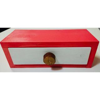 【24時間以内に発送】手作り木工　無垢材を使った小物入れ　カラフルなピンク色(リビング収納)
