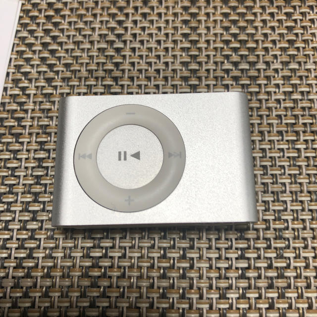 Apple(アップル)のiPod shuffle 1GB 第2世代 スマホ/家電/カメラのオーディオ機器(ポータブルプレーヤー)の商品写真