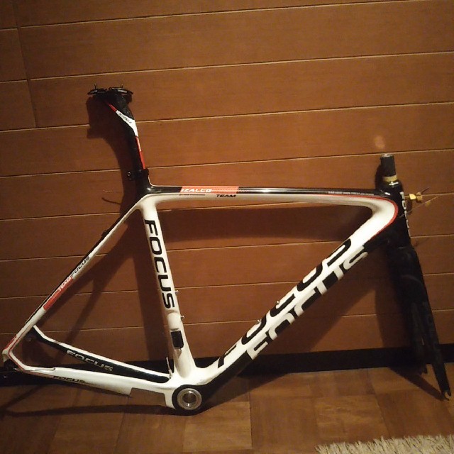 パーツfocus izalco team mサイズ フレームセット シートポスト付