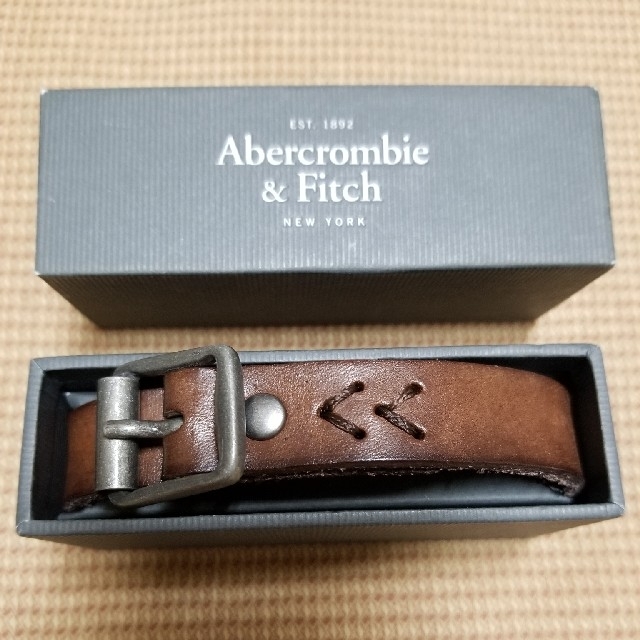 Abercrombie&Fitch(アバクロンビーアンドフィッチ)の【未使用】アバクロンビー&フィッチ　ブレスレット メンズのアクセサリー(バングル/リストバンド)の商品写真