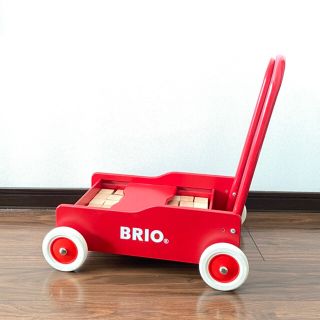 ブリオ(BRIO)の美品♪ BRIO 手押し車（積み木付き）(手押し車/カタカタ)