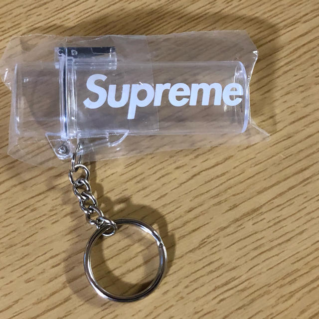 Supreme(シュプリーム)のsupreme lighter case keachain メンズのファッション小物(タバコグッズ)の商品写真