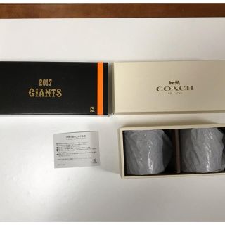 コーチ(COACH)のおにぎり丸様専用　COACH 黒白マグカップ2×2個(記念品/関連グッズ)