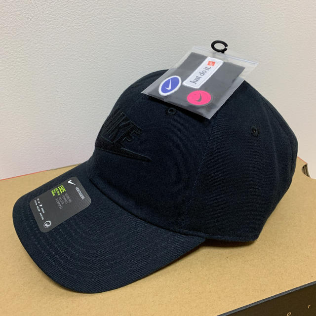 NIKE(ナイキ)のNIKE ヘリテージ 86  Swoosh patch パッチ キャップ 黒 レディースの帽子(キャップ)の商品写真