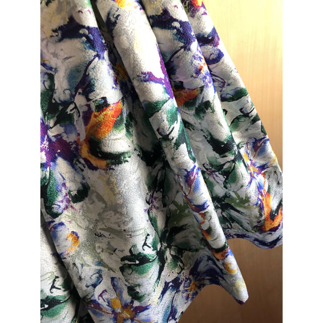 H&M(エイチアンドエム)のh&m 花柄スカート 38 レディースのスカート(ひざ丈スカート)の商品写真