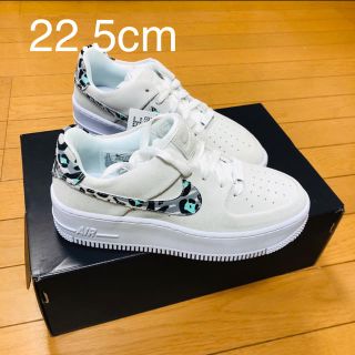 ナイキ(NIKE)のNIKE W AF1 SAGE LOW 22.5cm 新品未使用☆(スニーカー)