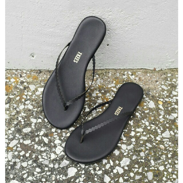 定価¥12,960 TKEESスカラップサンダル黒 BEAMS別注レザーサンダル