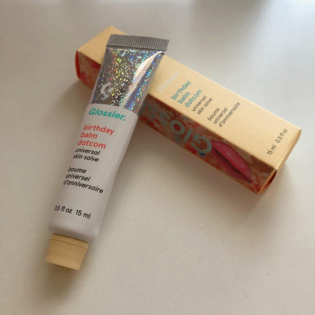 新品！glossier birthday balm dotcom コスメ/美容のスキンケア/基礎化粧品(リップケア/リップクリーム)の商品写真