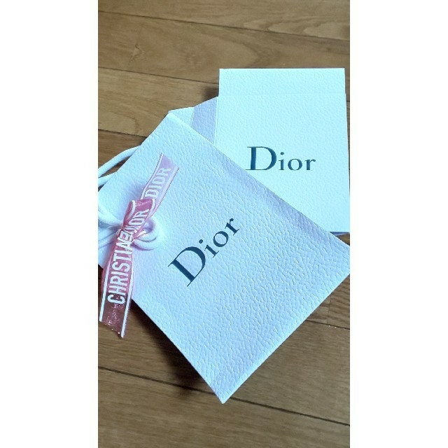 Dior(ディオール)のDior 紙袋 ピンクリボン🎀 レディースのバッグ(ショップ袋)の商品写真